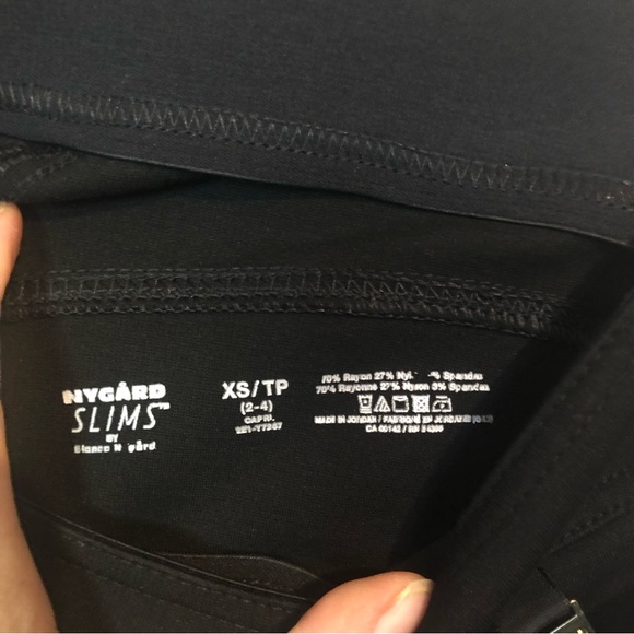 Nygard Slims Black Capris - Picture 3 of 4